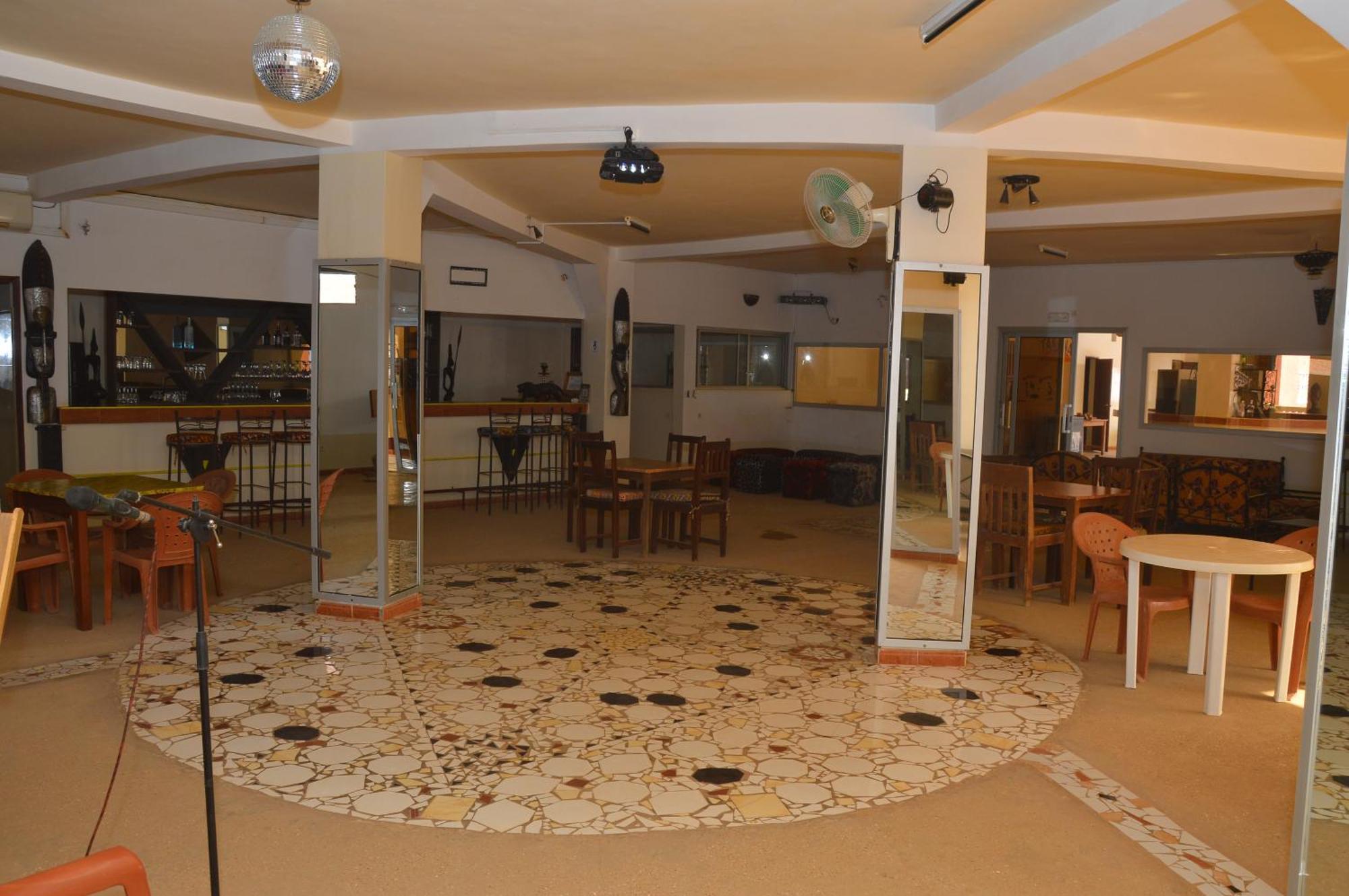 Hotel Takana Ngaparou エクステリア 写真